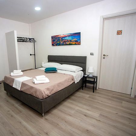 Na City Rooms Неаполь Екстер'єр фото